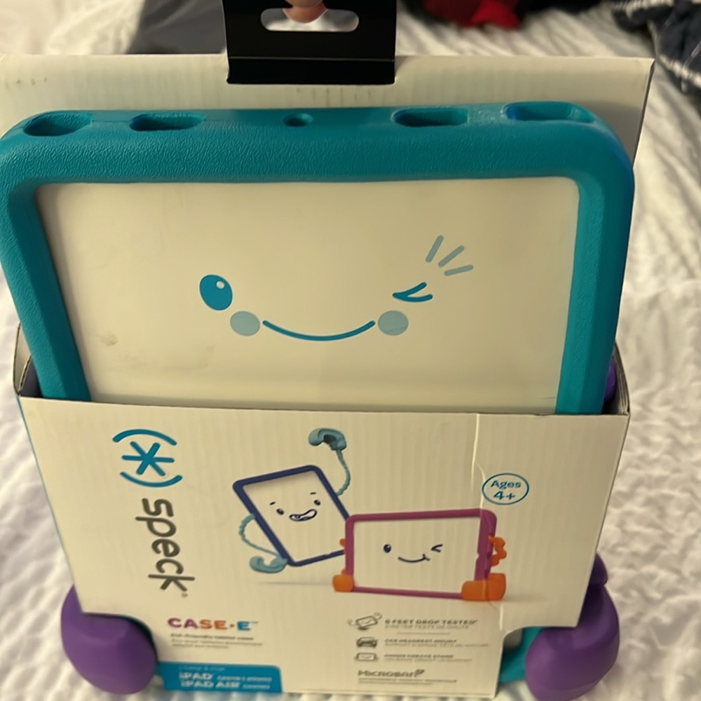 NEW Speck Case E Run Ipad Case , ages 4+, new in box - Picture 4 of 7